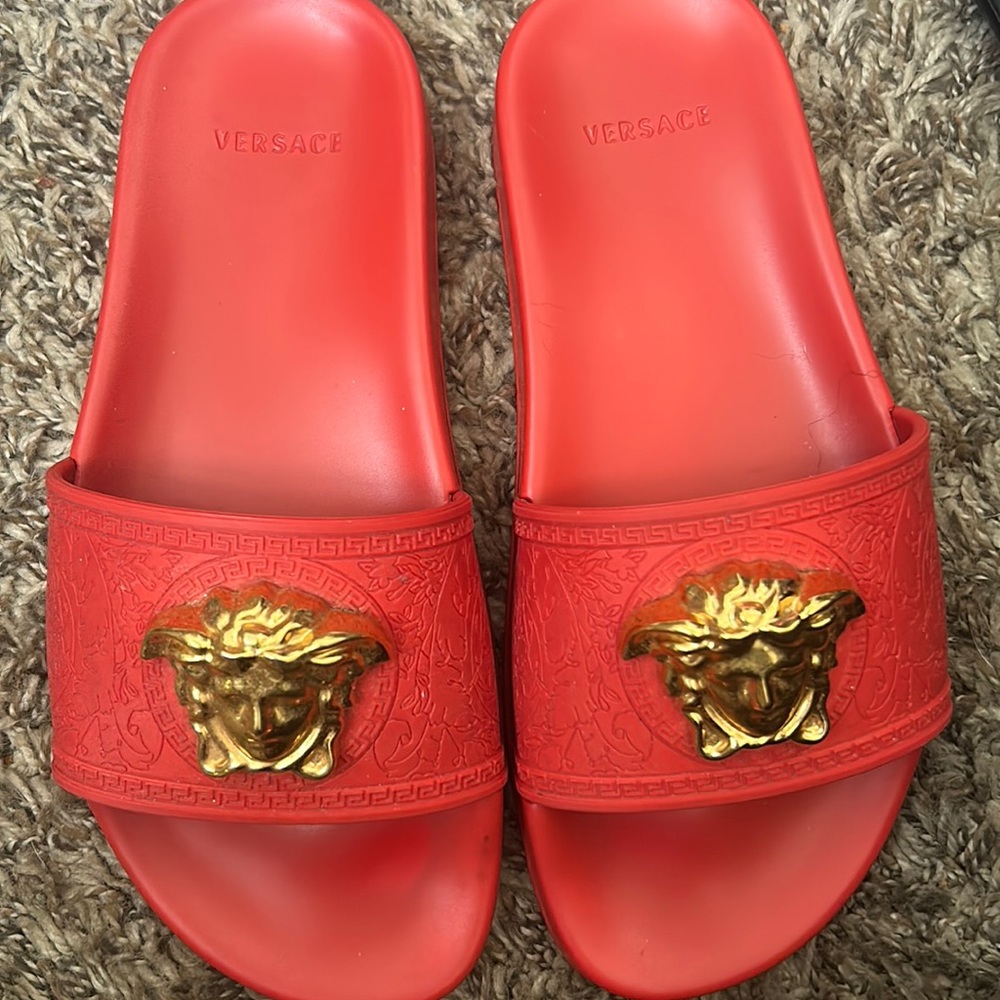 Versace authentic slides size 6